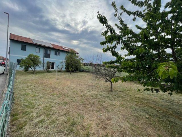 Villetta indipendente in vendita di 400 m² in Via Bellinzago