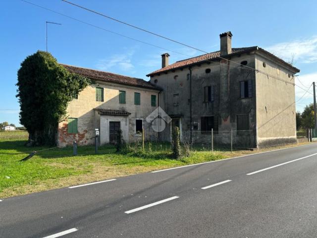 Villetta indipendente in vendita di 400 m² in Via Brenta, 100