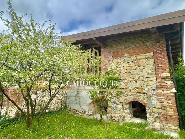 Villetta indipendente in vendita di 400 m² in Via G.Mameli