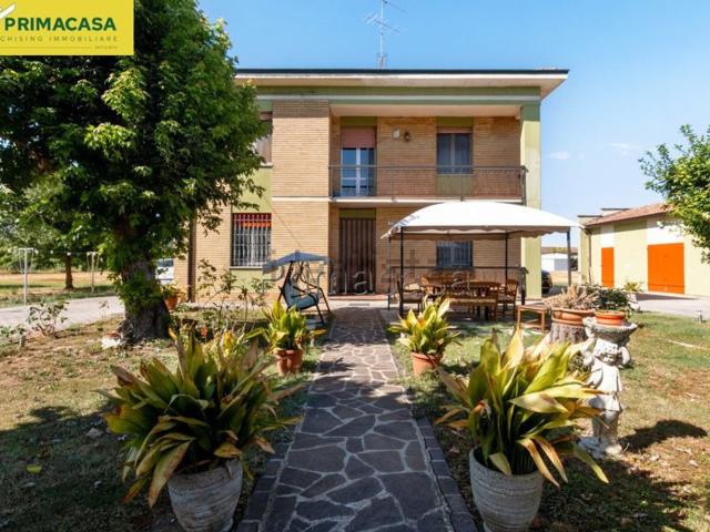 Villetta indipendente in vendita di 400 m² in Via Gazzoli