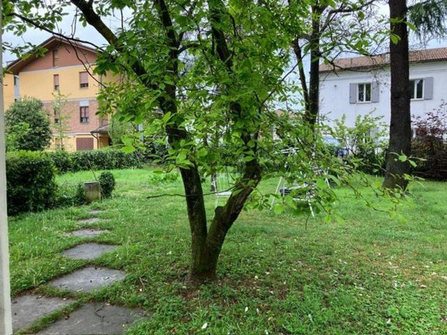 Villetta indipendente in vendita di 400 m² in Via Georgi Dimitrov