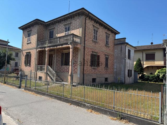 Villetta indipendente in vendita di 400 m² in Via Giuseppe Mazzini, 6