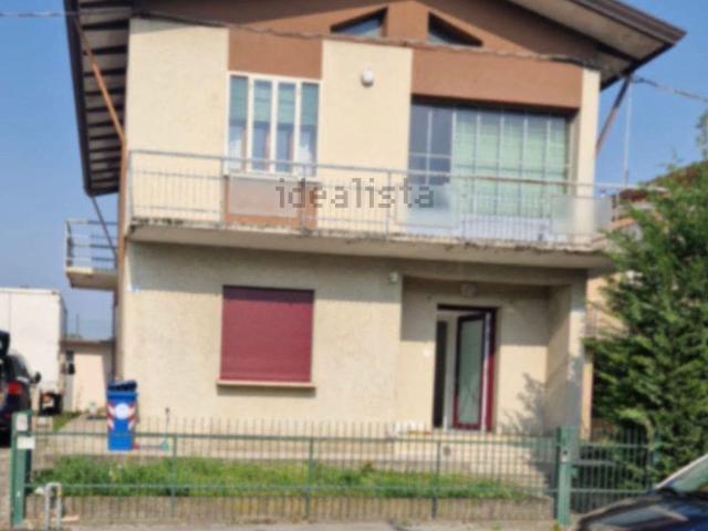 Villetta indipendente in vendita di 400 m² in Via Giuseppe Parini