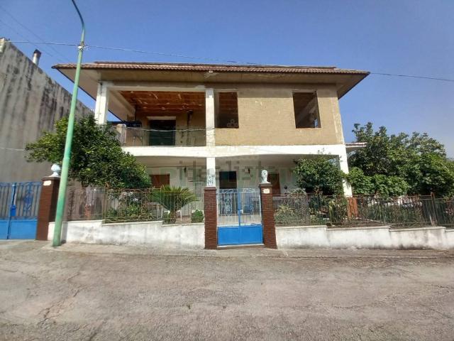 Villetta indipendente in vendita di 400 m² in Via Guglielmo Marconi