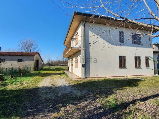 Villetta indipendente in vendita di 400 m² in Via D. Manin