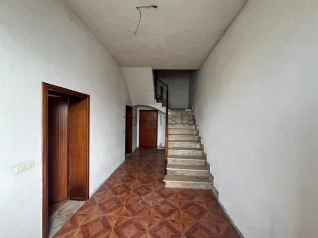 Villetta indipendente in vendita di 400 m² in Via Destra Canale Superiore, 1
