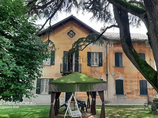 Villetta indipendente in vendita di 400 m² in Via IV Novembre
