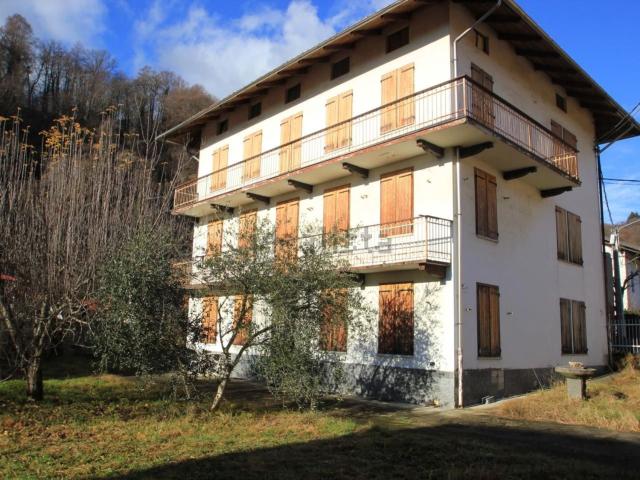 Villetta indipendente in vendita di 400 m² in Via IV Novembre, 4