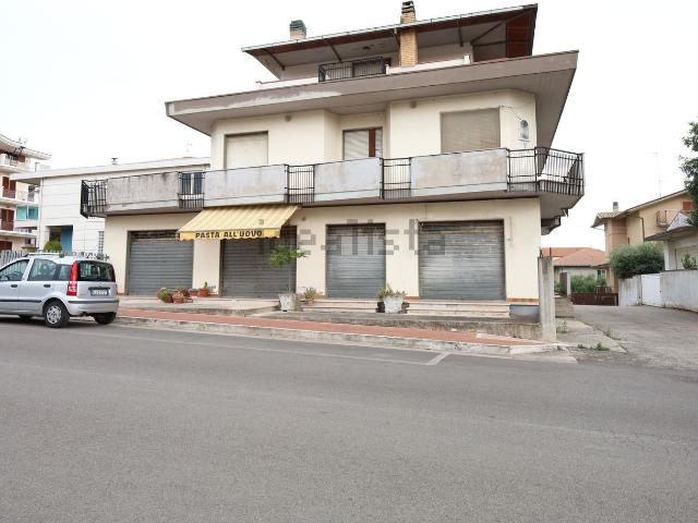 Villetta indipendente in vendita di 400 m² in Via John Kennedy