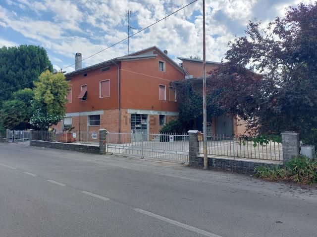 Villetta indipendente in vendita di 400 m² in Via Leonardo da Vinci, 15