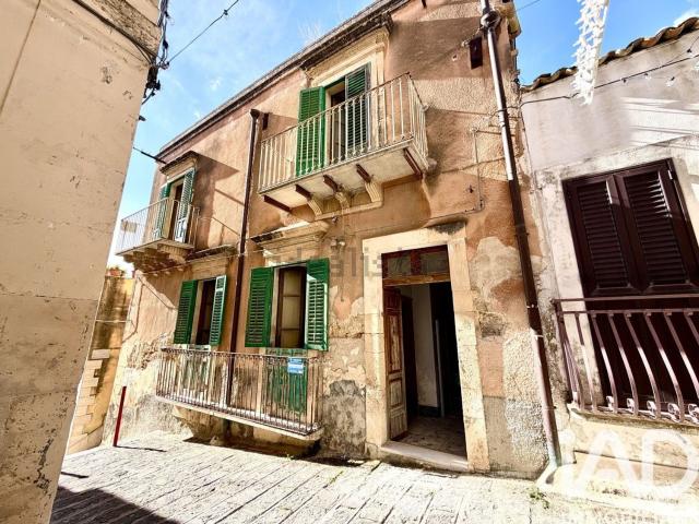 Villetta indipendente in vendita di 400 m² in Via Mandraro, 1