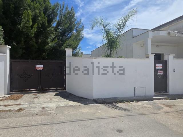 Villetta indipendente in vendita di 400 m² in Via Novoli, 27