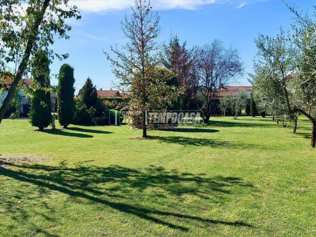 Villetta indipendente in vendita di 400 m² in Via Sotto Ponte, 8