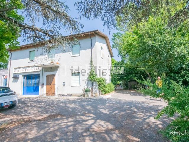 Villetta indipendente in vendita di 400 m² in Via Soliera Cavezzo