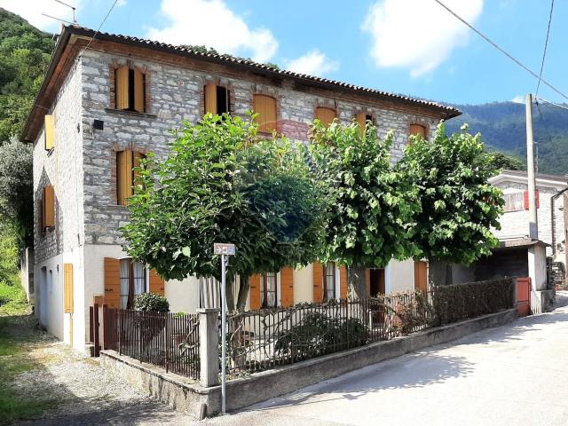 Villetta indipendente in vendita di 400 m² in Via San Giustina, 17