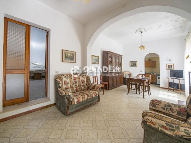 Villetta indipendente in vendita di 400 m² in Via Sassari, 30