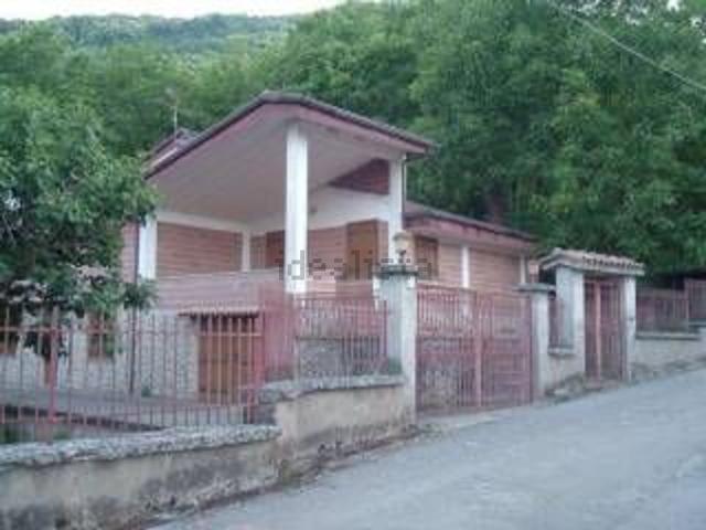 Villetta indipendente in vendita di 400 m² in Via Secchio, 3