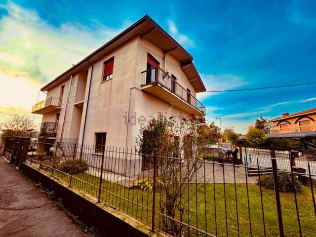 Villetta indipendente in vendita di 400 m² in Via Papa Giovanni XXIII