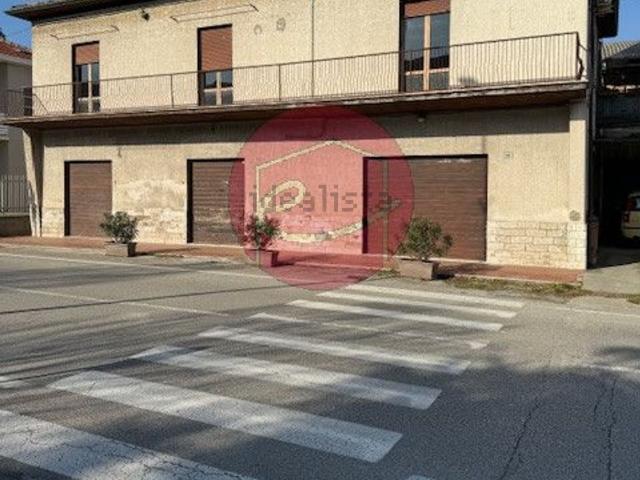 Villetta indipendente in vendita di 400 m² in Via Pascucci