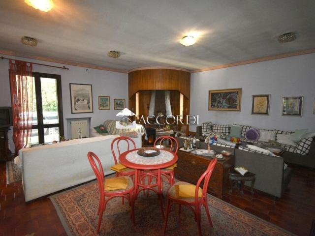 Villetta indipendente in vendita di 400 m² in Via Roma