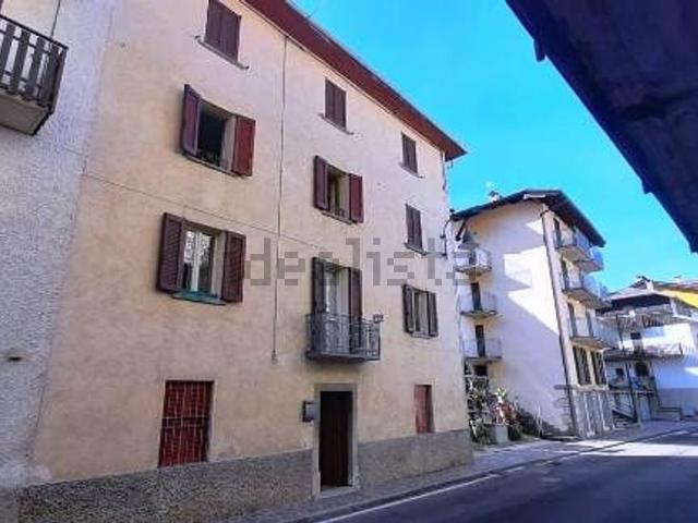 Villetta indipendente in vendita di 400 m² in Via Roma