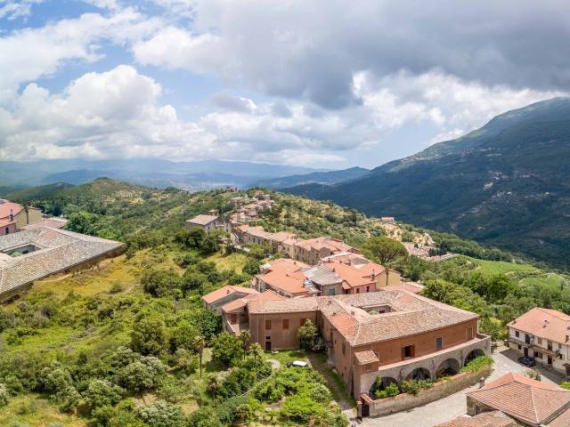 Villetta indipendente in vendita di 400 m² in Via Roma