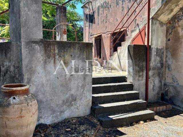 Villetta indipendente in vendita di 400 m² in Via Rosario Scuderi