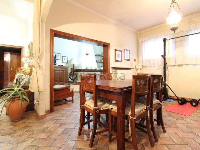 Villetta indipendente in vendita di 400 m² in Via Radici in Monte, 1