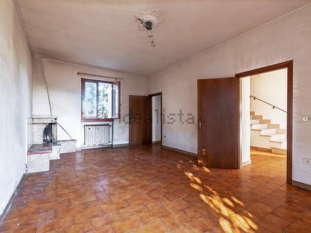 Villetta indipendente in vendita di 400 m² in Via Vecchia Fiorentina II Tronco