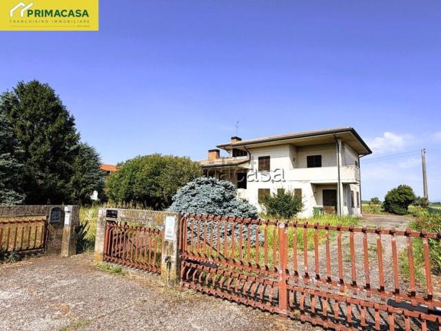 Villetta indipendente in vendita di 400 m² in Viale del Lavoro