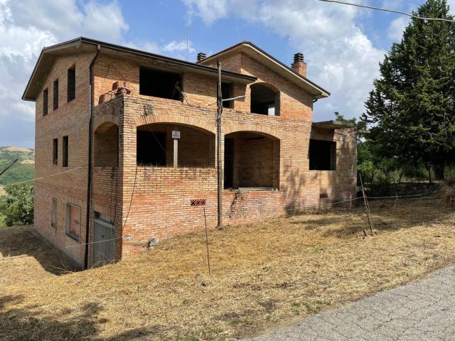 Villetta indipendente in vendita di 400 m² in Contrada Cerreto