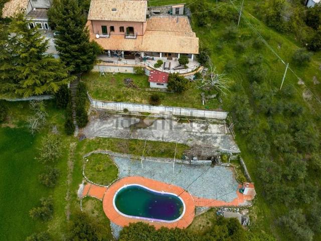 Villetta indipendente in vendita di 400 m² in Contrada Fargani, 7