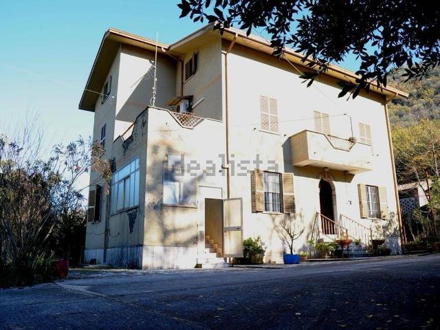Villetta indipendente in vendita di 400 m² in Contrada Madonna del Piano, 5