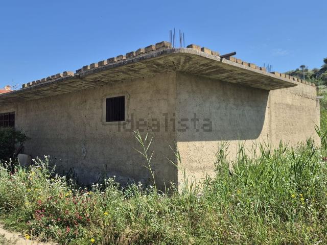 Villetta indipendente in vendita di 400 m² in Contrada Parisa