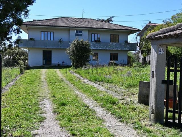 Villetta indipendente in vendita di 400 m² in Contrada Sterpara, 48