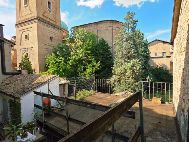 Villetta indipendente in vendita di 400 m² in Strada Benedetto Cairoli