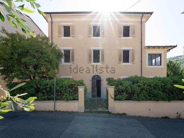 Villetta indipendente in vendita di 401 m² in Via Pietra a Padule, 501