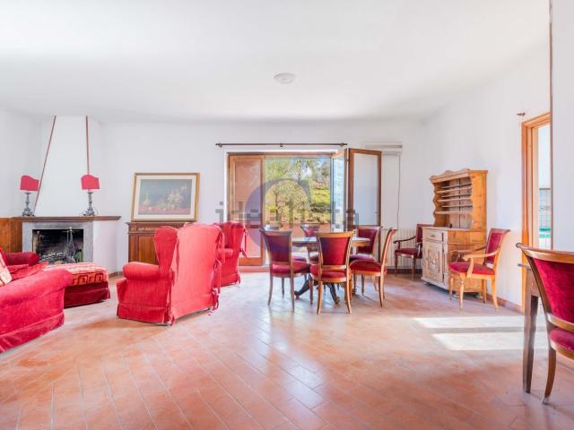 Villetta indipendente in vendita di 402 m² in Via Monte Rigorio, 1