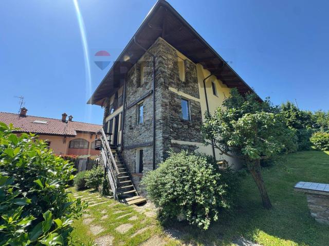 Villetta indipendente in vendita di 404 m² in Via Mombarone, 14
