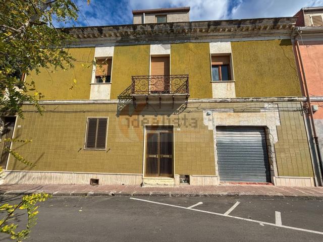 Villetta indipendente in vendita di 405 m² in Via Vittorio Emanuele II, 26
