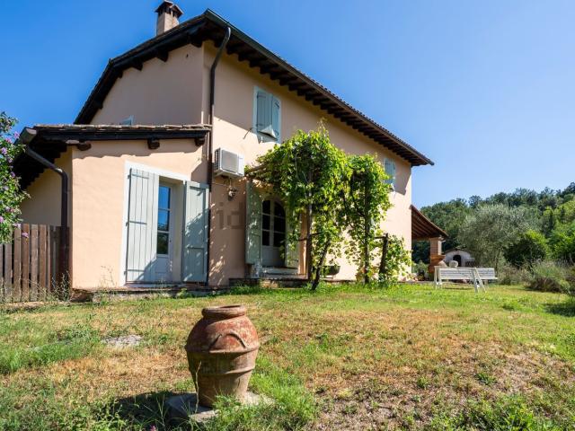 Villetta indipendente in vendita di 409 m² in Via Maremmana