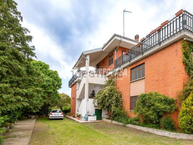 Villetta indipendente in vendita di 410 m² in Via Avigliana, 21