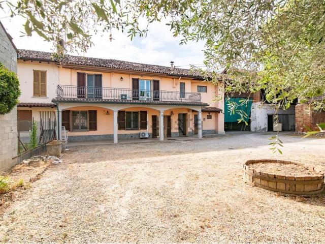 Villetta indipendente in vendita di 410 m² in Via Giuseppe Garibaldi, 42