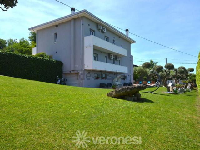 Villetta indipendente in vendita di 410 m² in Contrada Nasuti, 189