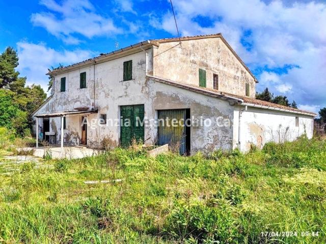 Villetta indipendente in vendita di 411 m² in Via Martiri di Tavullia
