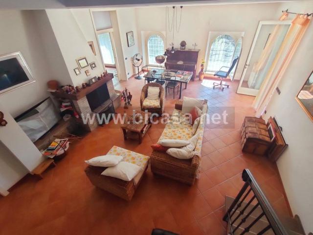 Villetta indipendente in vendita di 412 m² in Strada Liguria