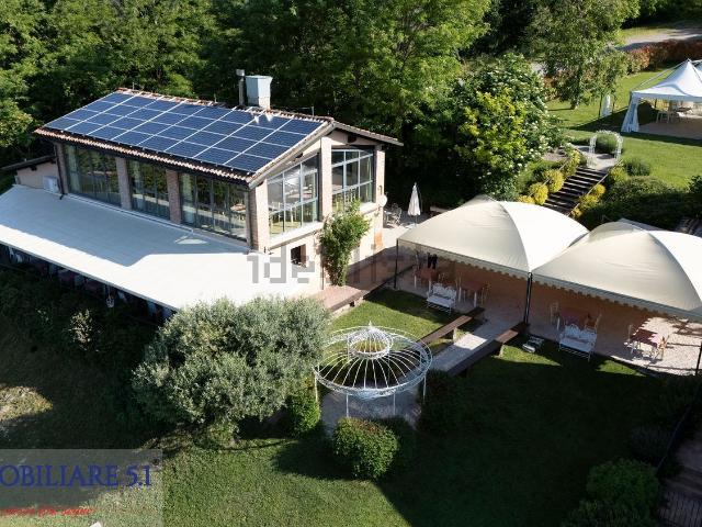 Villetta indipendente in vendita di 413 m² in Via Pradalbino