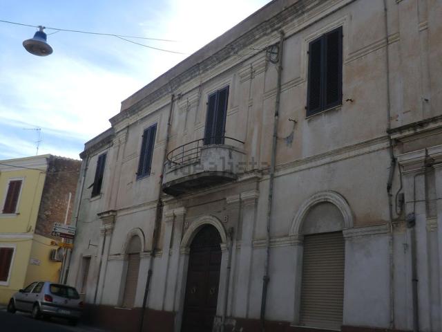 Villetta indipendente in vendita di 413 m² in Via ROMA, 24
