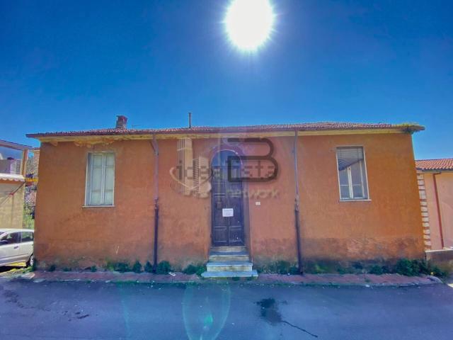 Villetta indipendente in vendita di 414 m² in Via Carriona