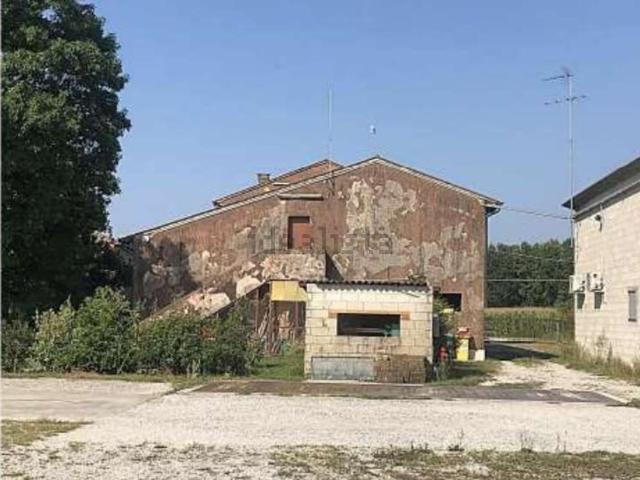 Villetta indipendente in vendita di 414 m² in Via Roma